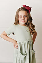 Load image into Gallery viewer, Light Olive Twirl