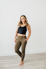 Load image into Gallery viewer, Olive - Women's Jogger