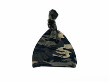 Load image into Gallery viewer, Top Knot Hat - Camo