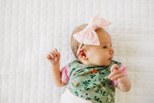 Load image into Gallery viewer, Velvet Bows - Baby Pink