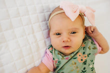 Load image into Gallery viewer, Velvet Bows - Baby Pink