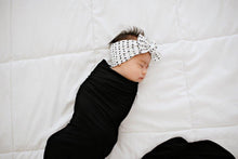 Load image into Gallery viewer, Snuggle Swaddle - Black